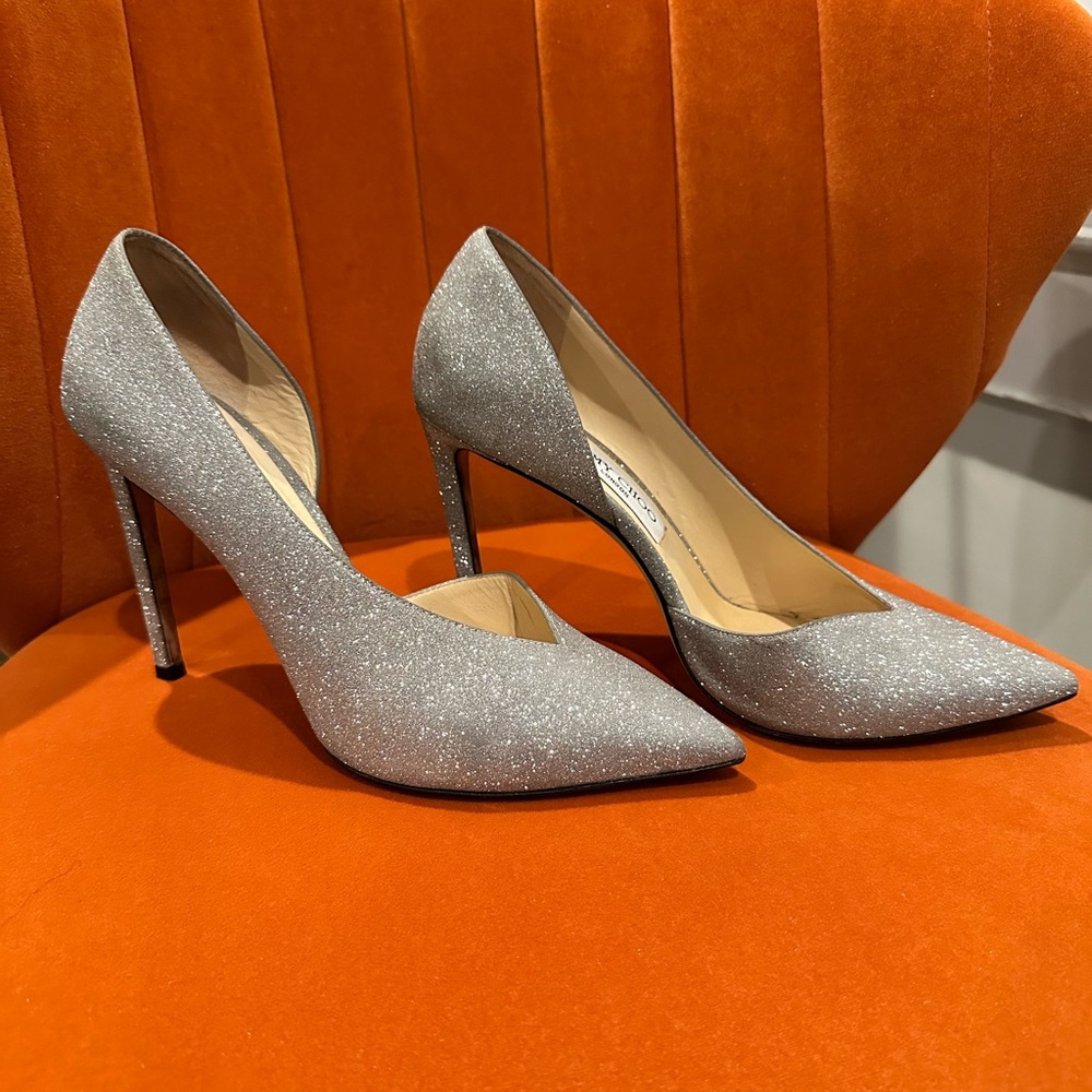 JIMMY CHOO LONDON SOPHIA 85 | 
SILVER
FINE GLITTER LEATHER